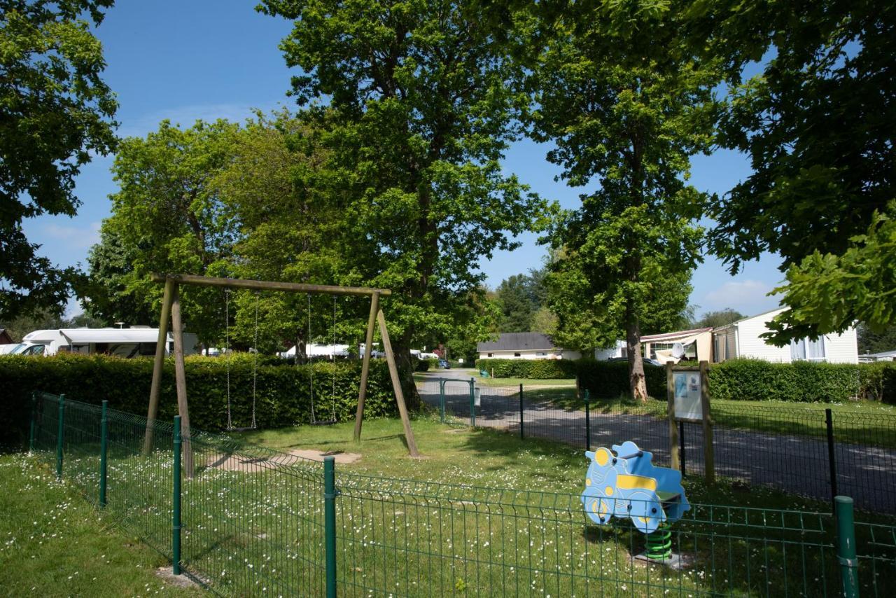 Camping Les Falaises De Toussaint Exterior photo