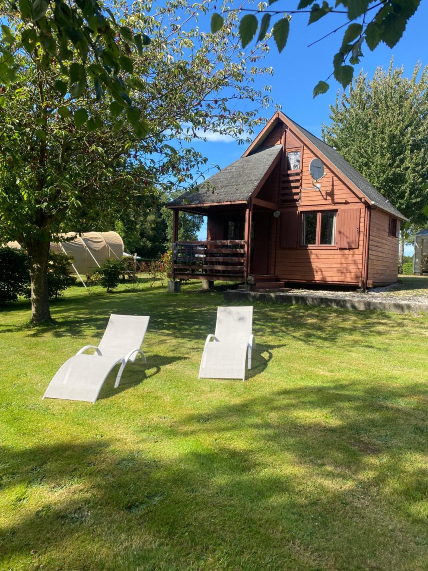 Camping Les Falaises De Toussaint Exterior photo